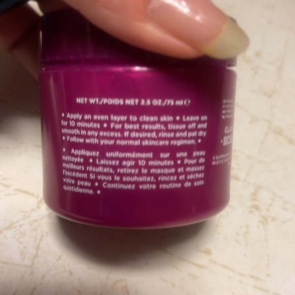 Glam glow berry glow mask - Picture 3 of 3